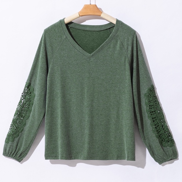 Green Crochet Lace Patch Raglan Sleeve Top‎ - Picture 1 of 10
